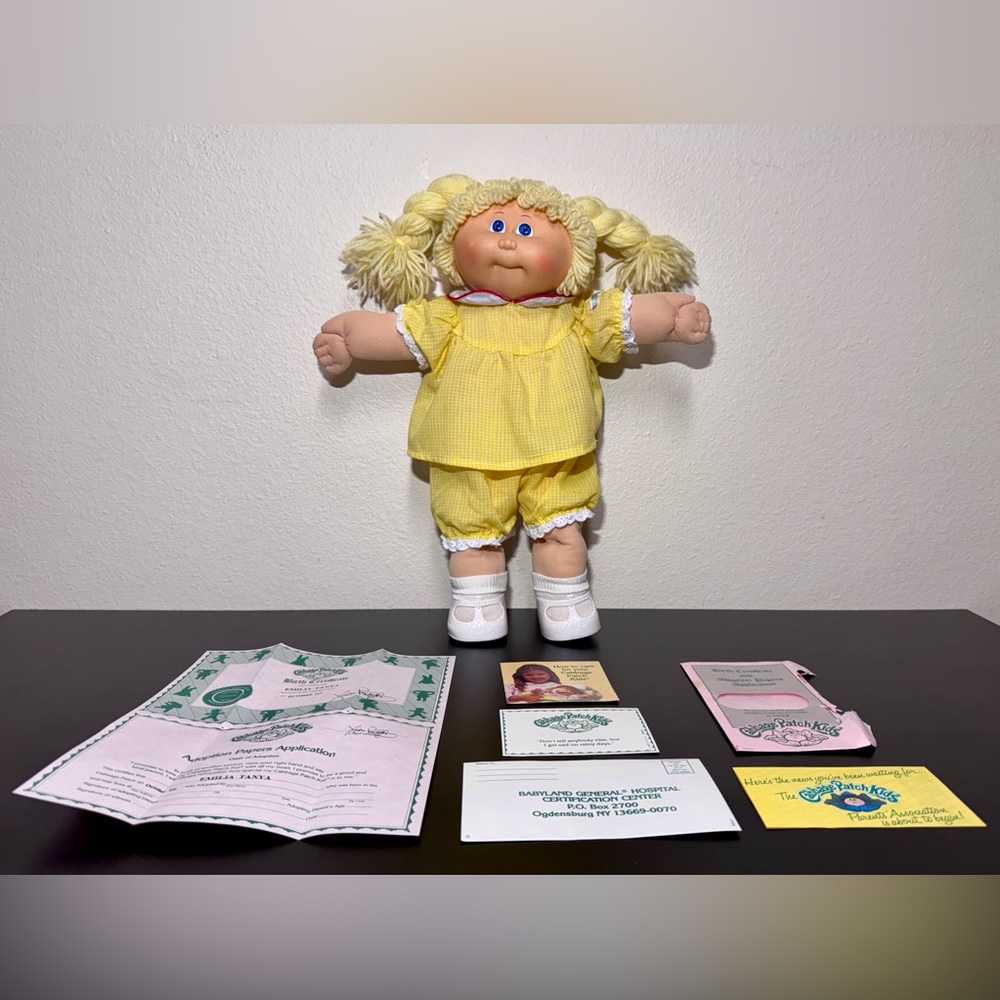 Vintage Cabbage Patch Kids 16” Doll Coleco Original Outfit Shoes Socks Papers